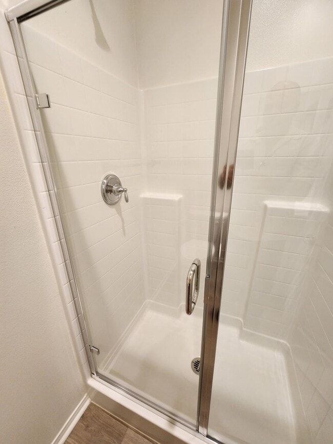 Building Photo - Newer 4 Bed / 3 bath Home MOVE-IN NOW SPECIAL!