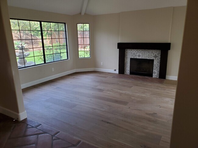 Building Photo - 10021 Resmar Ct