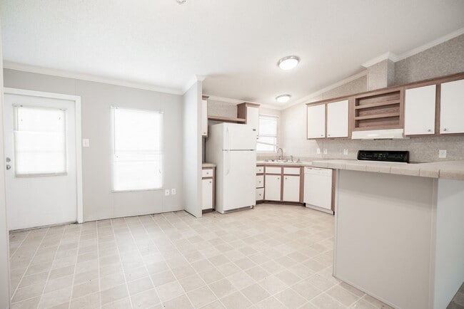 Building Photo - 30820 Peaches Way