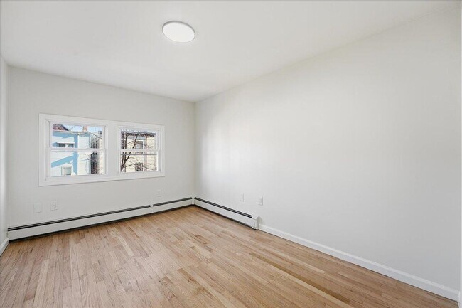 Building Photo - 212 Seaview Ave