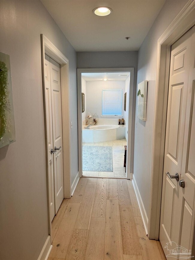 Building Photo - 1732 W County Hwy 30A