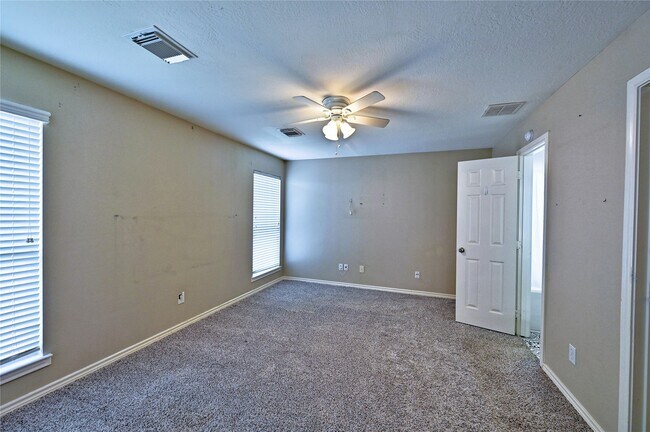 Building Photo - 19803 Lindenwick Ct