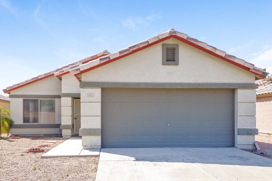 Primary Photo - 8621 W Mission Ln