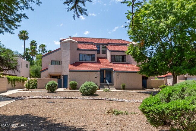 Building Photo - 4279 N River Grove Cir