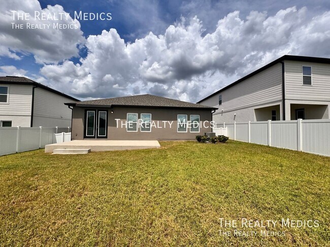 Building Photo - 1403 Sterling Pointe Dr