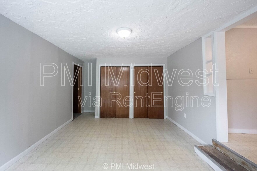 Building Photo - 2121 Euclid Dr