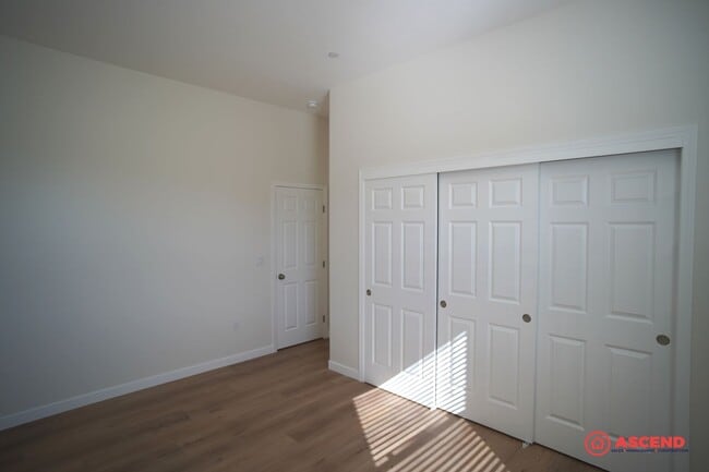 Building Photo - Brand New Home In Tehachapi!