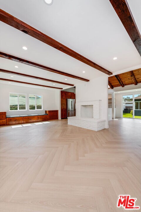 Building Photo - 749 N Niagara St