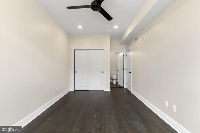 Building Photo - 1868 Frankford Ave