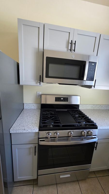 Building Photo - 225 Pemberton Rd