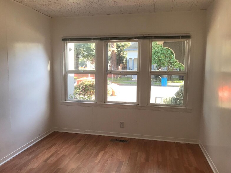 Building Photo - 849 5th St