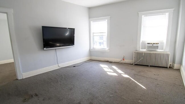 Building Photo - 839 Merrick Rd