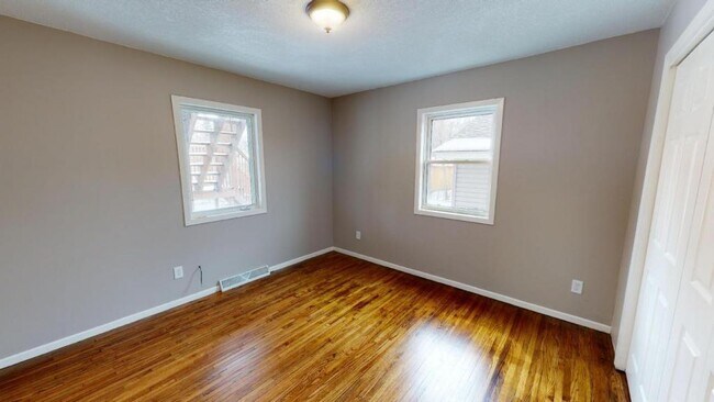 Building Photo - 11365 Stinson Ave
