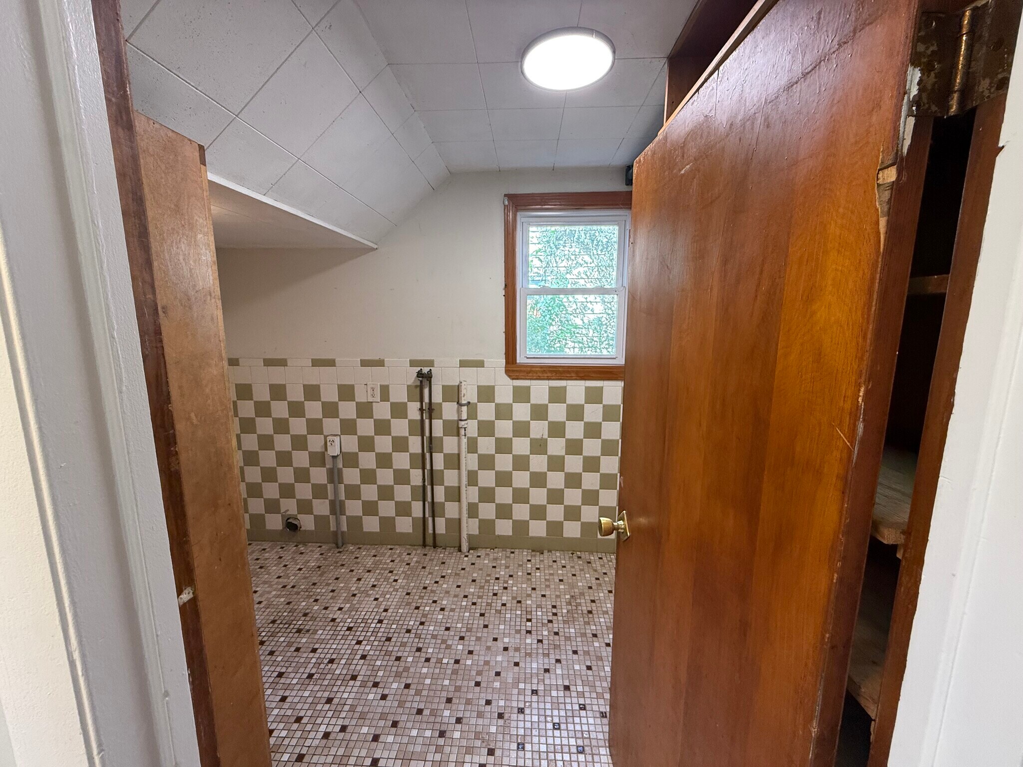 Laundry room - 45 Union St