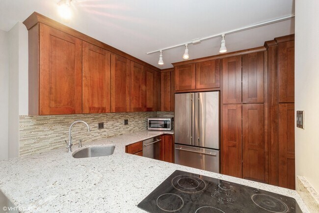 Building Photo - 211 E Ohio St