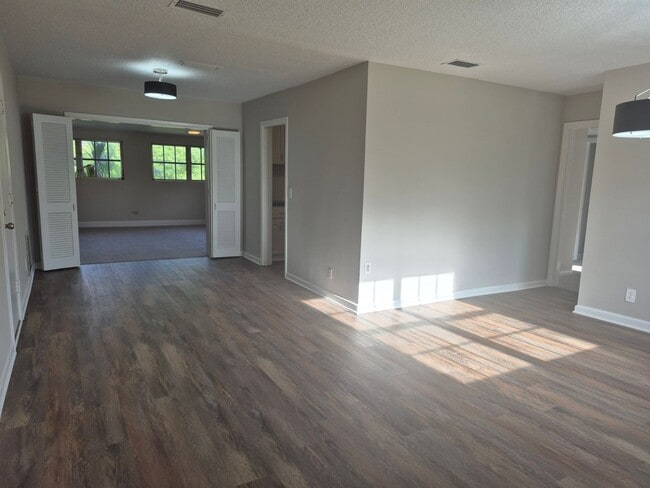 Building Photo - Welcome home