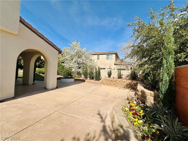 Building Photo - 956 Tafalla Ct