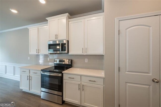 Building Photo - 1526 Fern Ridge Ln