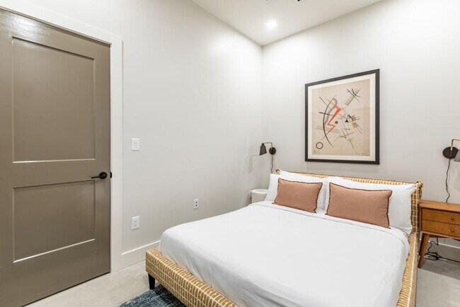 Building Photo - 315 Girod St