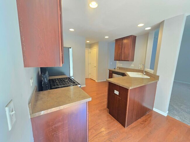 Building Photo - 337 Devoe Dr