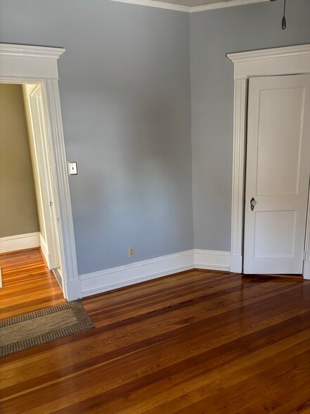 Building Photo - 14 Moynan St