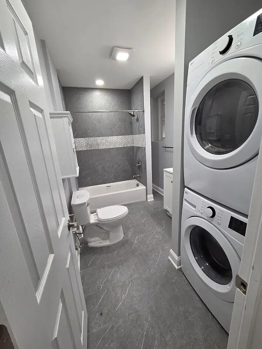 Building Photo - 241 16th Ave