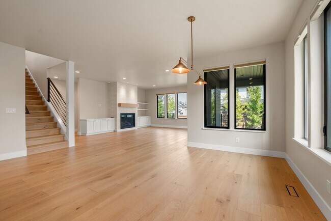 Building Photo - 2971 NW Polarstar Ave