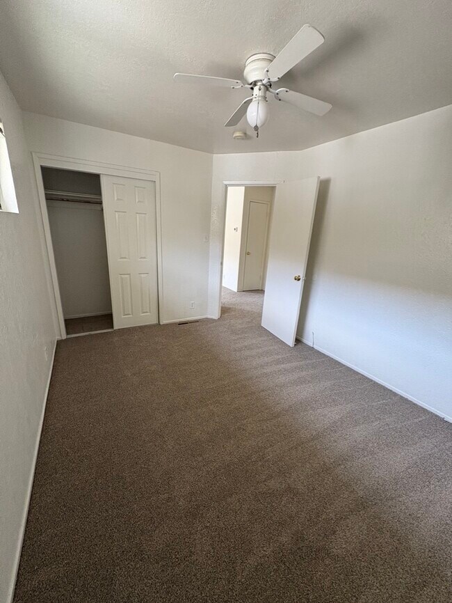Building Photo - 3955 Princeton Dr