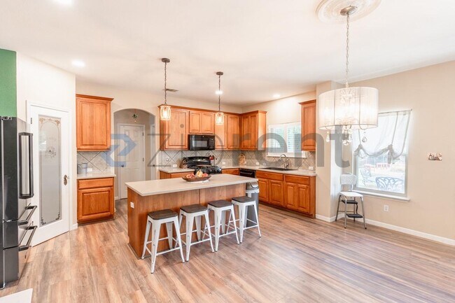 Building Photo - 18421 Shallow Pool Dr
