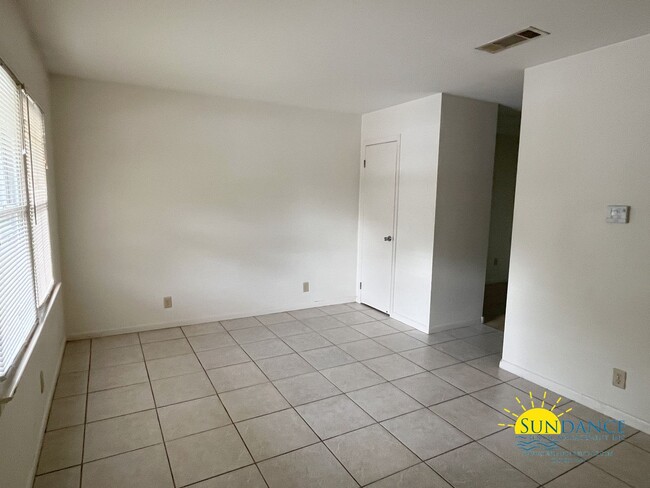 Building Photo - Nice 2-Bedroom Home in the Heart of Pensac...
