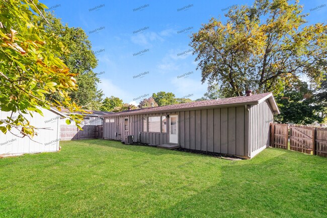 Building Photo - 4608 S Willis Ave