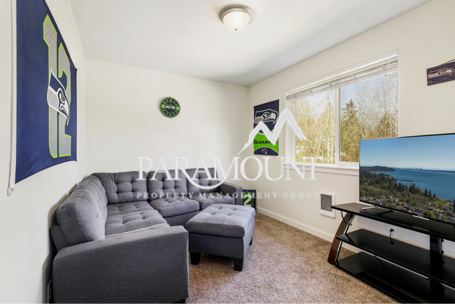 Building Photo - Beautiful 3 Bedroom Manchester Home!