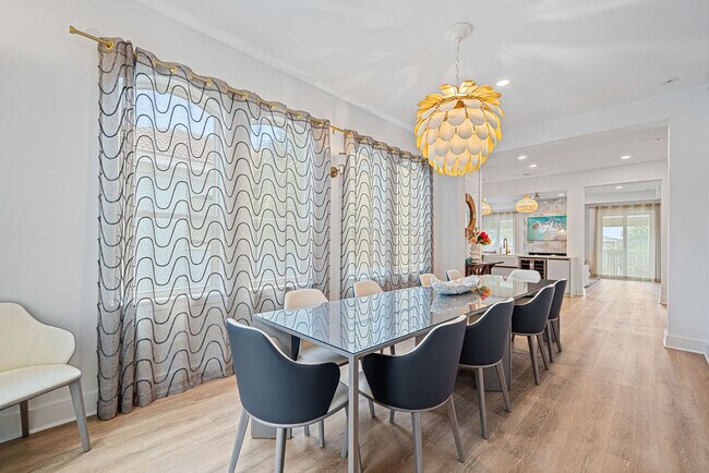 Building Photo - 20 St Francis Dr S