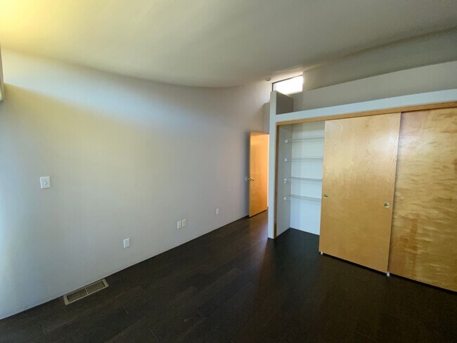 Building Photo - 3 Bedroom Townhome Available Near Eubank Blvd NE & Montgomery Blvd NE!