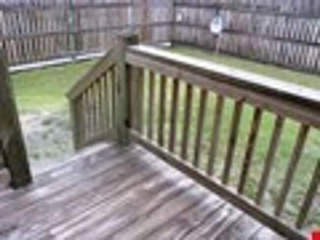 Building Photo - 611 Cedar St