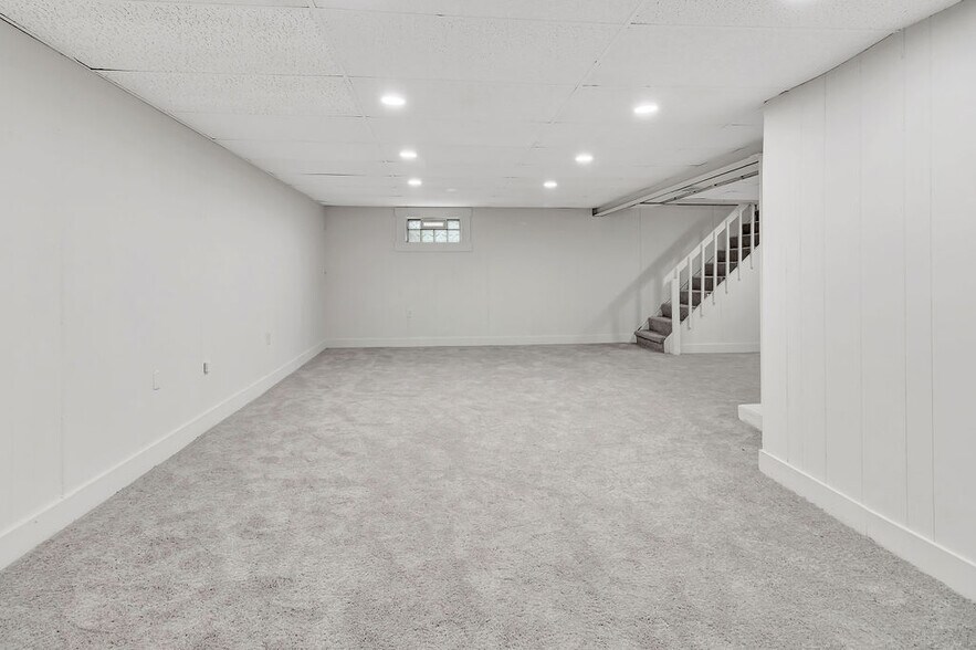 Building Photo - 5946 Sunridge Dr