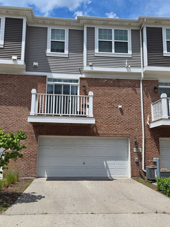 Building Photo - 522 Fairway Dr