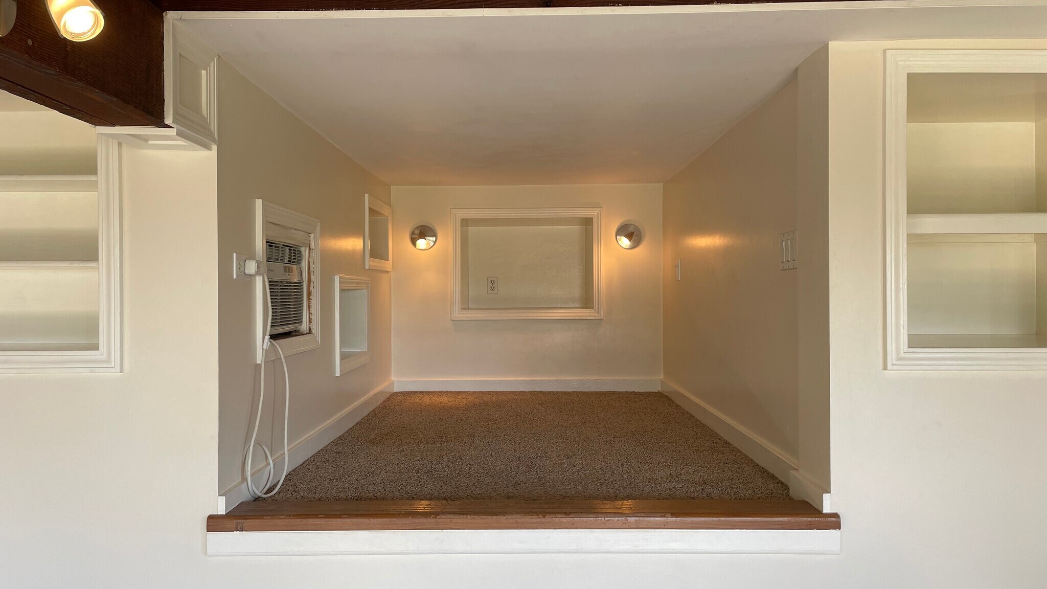 sleeping nook (queen size) - 1676 Kamamalu Ave