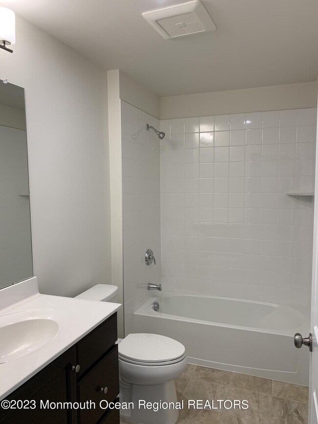 Building Photo - 302 Arose Ln