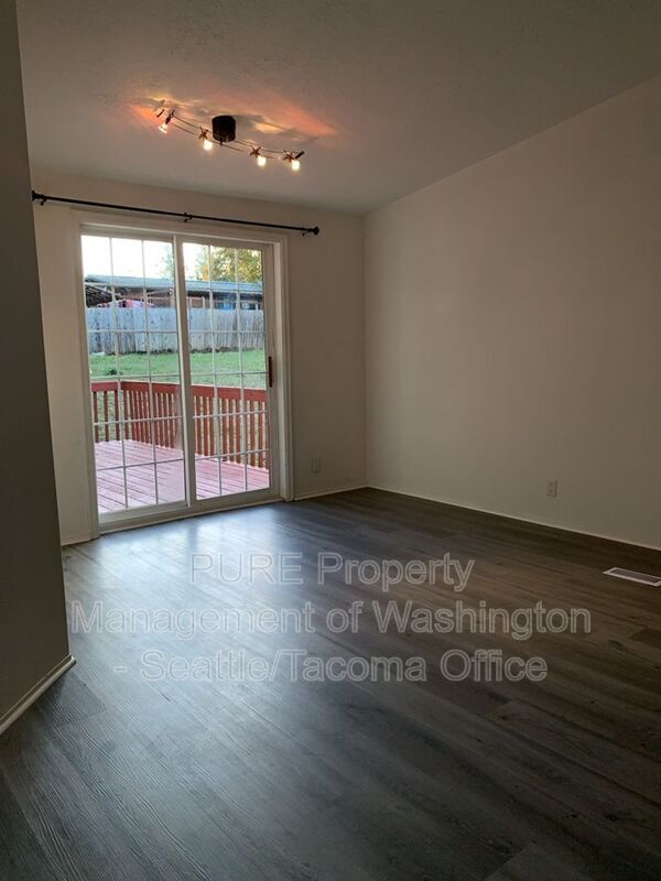 Building Photo - 16008 34th St E