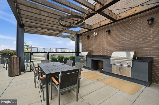 Building Photo - 1625 Eckington Pl NE