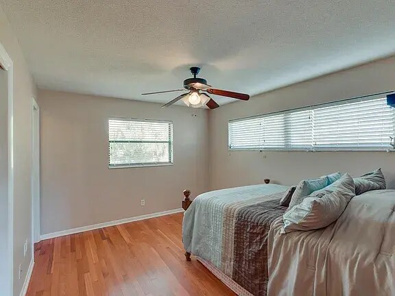 Building Photo - 1059 La Paloma Dr