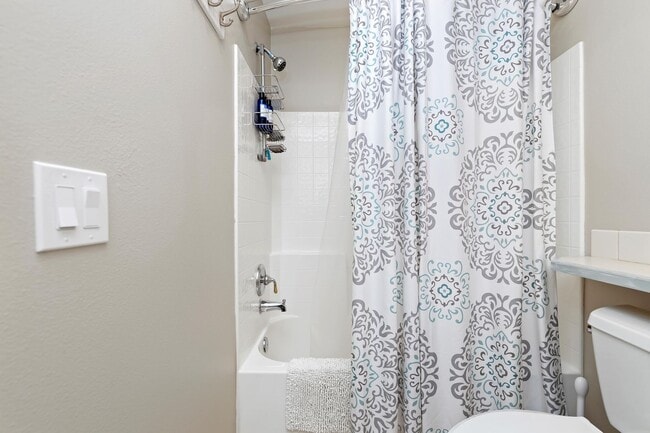 Building Photo - Luxury Condo in SE Boise's most desirable master planned community-Surprise Valley