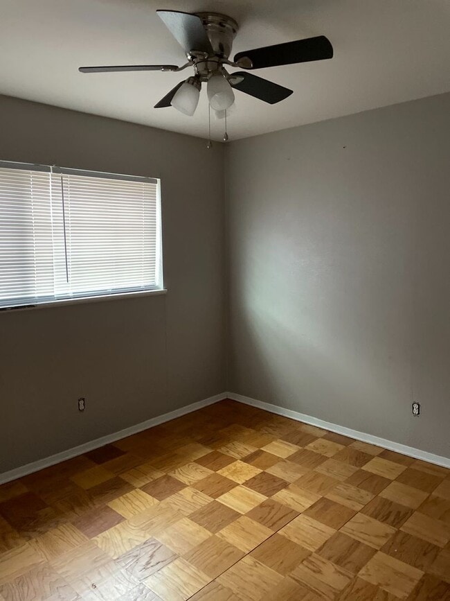 Building Photo - 3205 Bistineau Dr