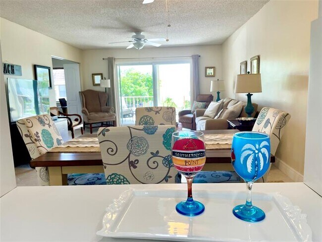 Building Photo - 4629 Poinciana St