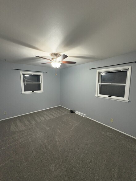 Building Photo - 2950 N 184th St