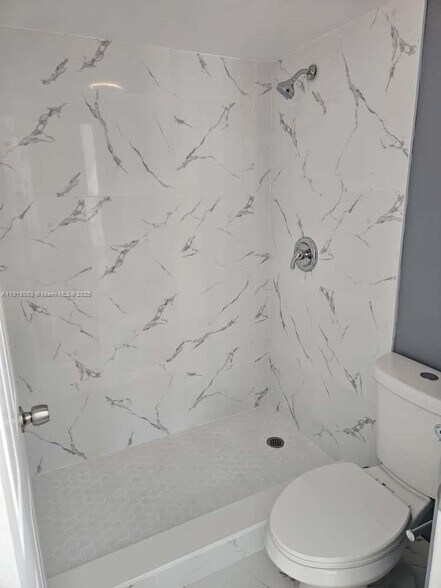 Building Photo - 10725 Cleary Blvd