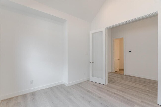 Building Photo - 7134 Carriage Lgt Dr
