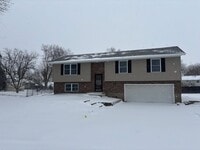 Building Photo - 3 Bedroom, 2 Bath Single Family Home in Clinton, IA