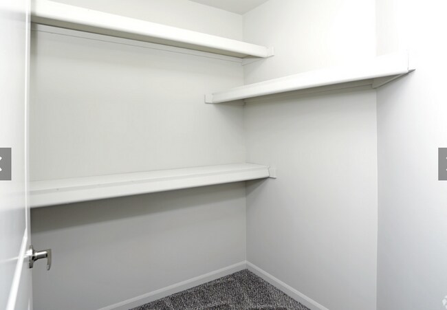 Building Photo - Mid-Town Park